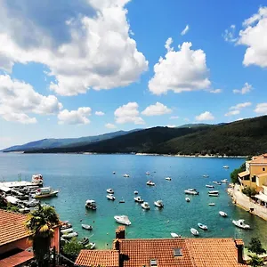  Apartment Angie - Intermezzo With Sea View In Center Of Kroatien